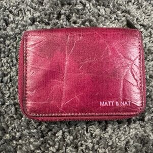 Matt & Nat VEGAN LEATHER Wallet | Fuschia
